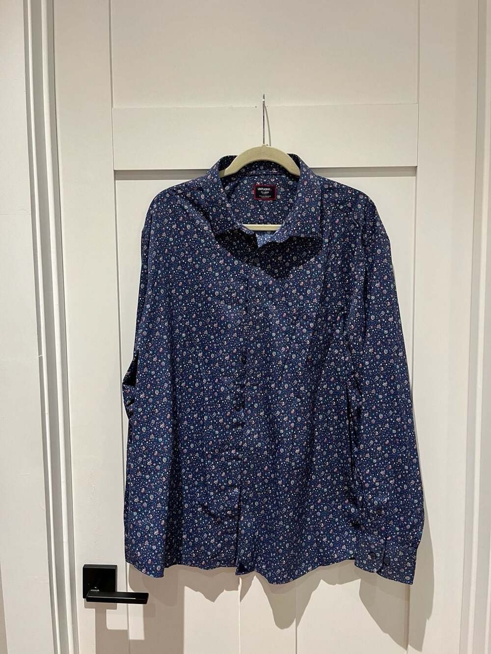 UNTUCKit Millerford-Perf Relaxed Fit Navy Floral Long Sleeve Performance Shirt